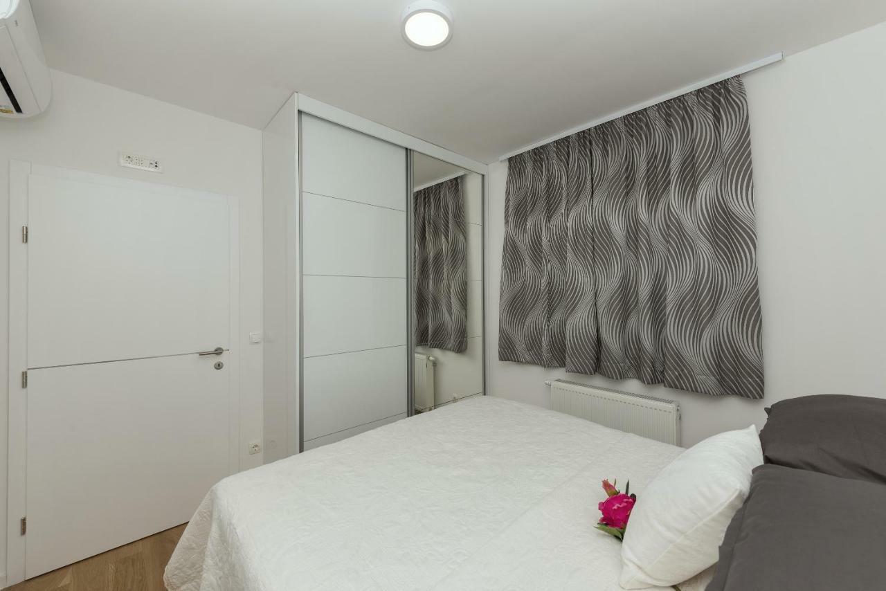 Penthouse Nikola Lejlighed Makarska Eksteriør billede